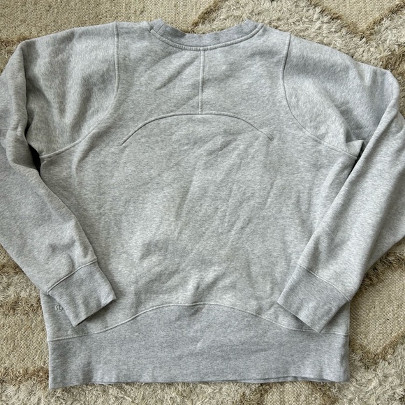 Lululemon loungeful crew neck sweatshirt - Picture 7 of 7